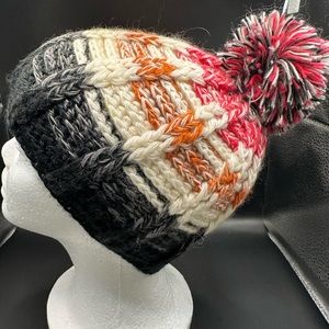 New! Warm Kenmont hat with a colorful pompom. Handcrafted.